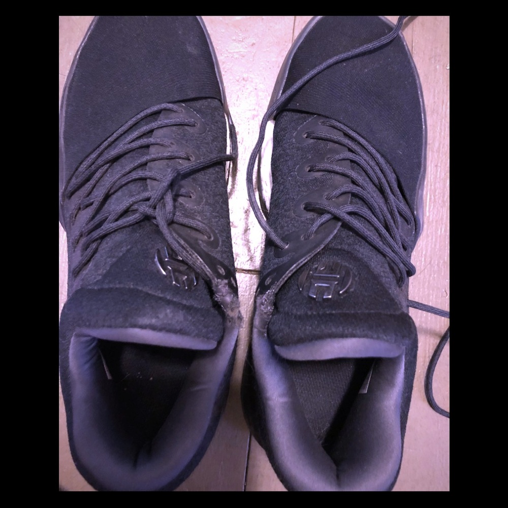 🔥🔥Adidas James Harden sneakers.